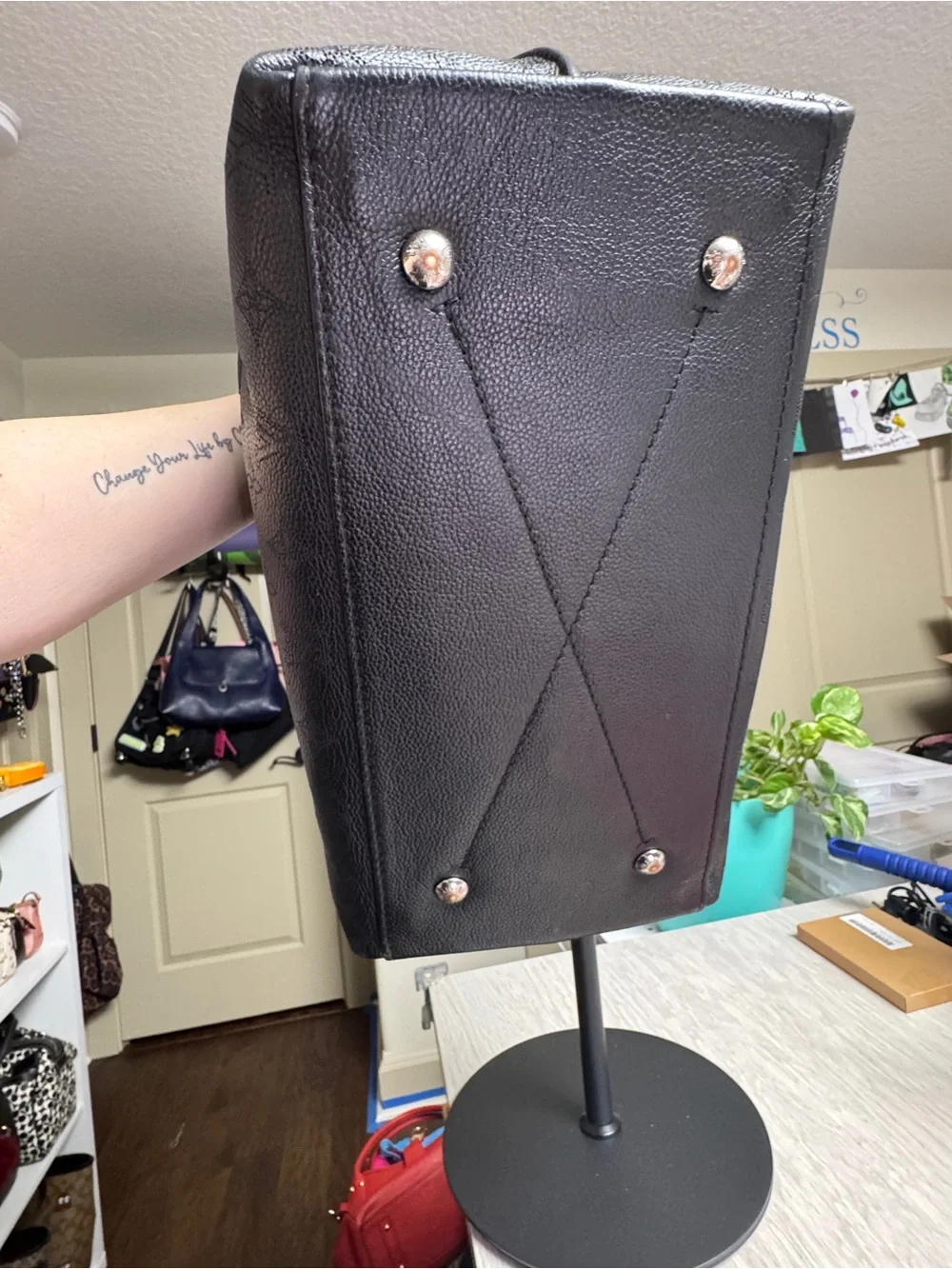Louis Vuitton Carmel hobo in black mahina leather